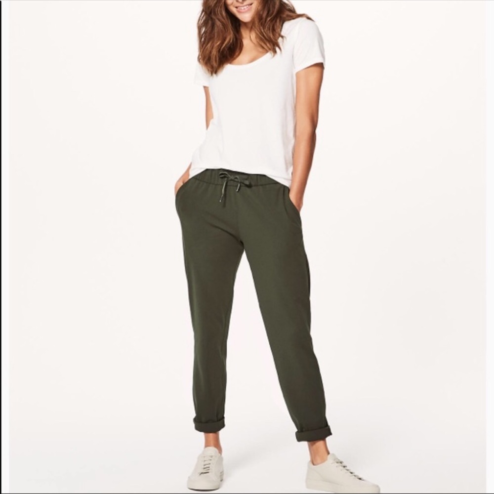 Lululemon on the fly pants